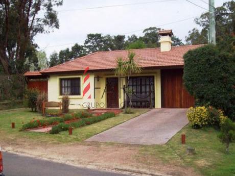 Casa En La Mansa 3 Dormitorios Y Dependencia Con Garage Y Piscina