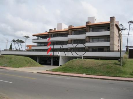Apartamento En La Mansa 3 Dormitorios Con Parrillero Y Garage