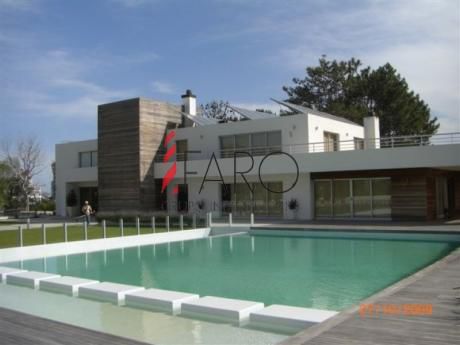 Apartamento En Roosevelt 2 Dormitorios Con Cochera