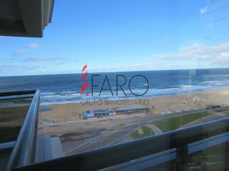 Apartamento En Brava 3 Dormitorios 3 Baños, Garage