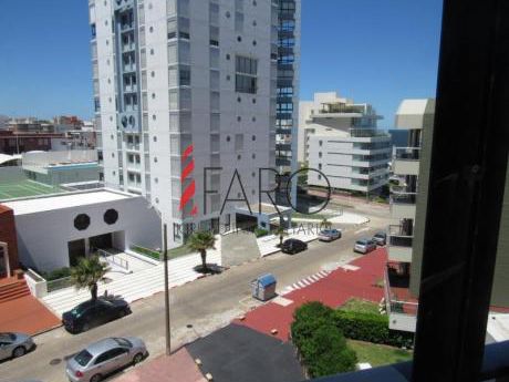 Apartamento En Península 1 Dormitorio Con Garage