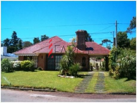 Casa En Mansa 4 Dormitorios Y 1/2 Con Piscina