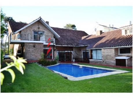 Casa En Mansa 5 Dormitorios Con Piscina Y Gimnasio