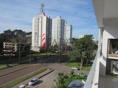 Apartamento En Roosevelt 2 Dormitorios Con Garage