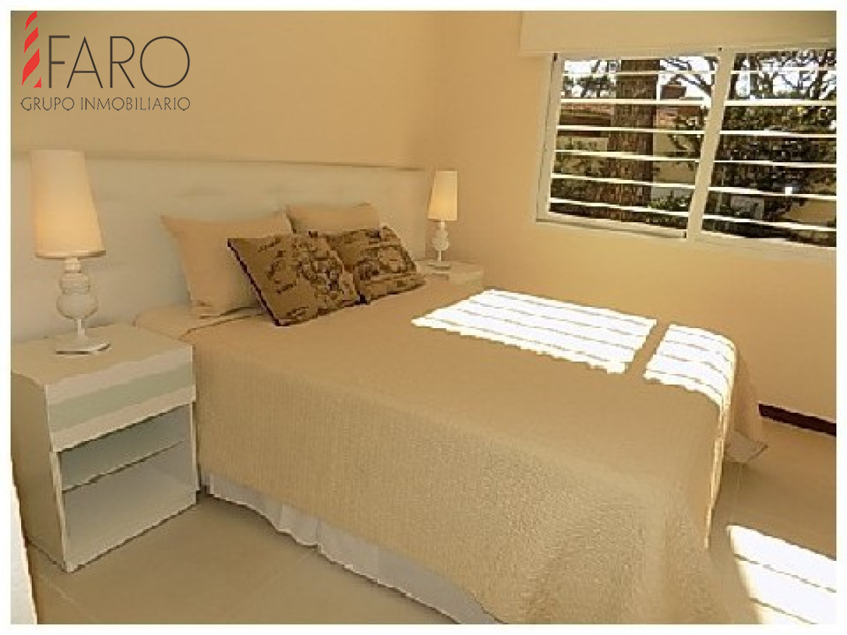 Casa en Mansa 4 dormitorios con piscina y cochera · Foto 9