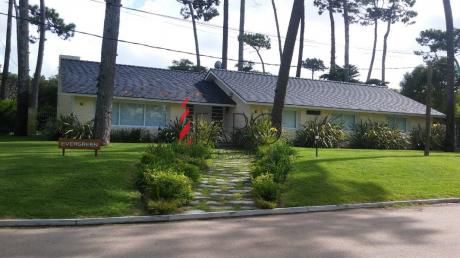Casa En Mansa 4 Dormitorios Con Piscina Y Cochera
