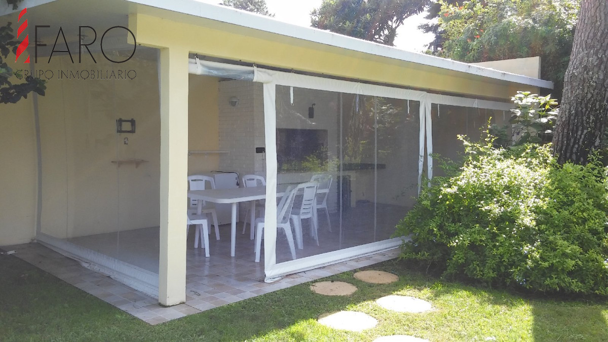 Casa en Mansa 4 dormitorios con piscina y cochera · Foto 7