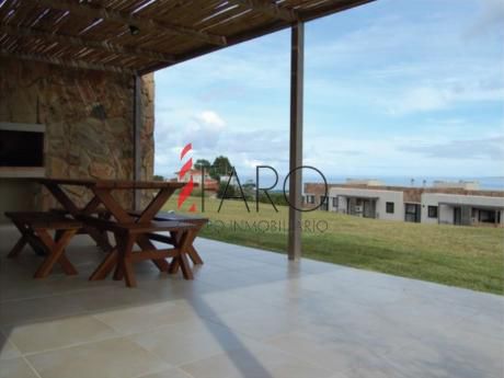 Apartamento En Punta Ballena C/ Terraza Y Parrilla