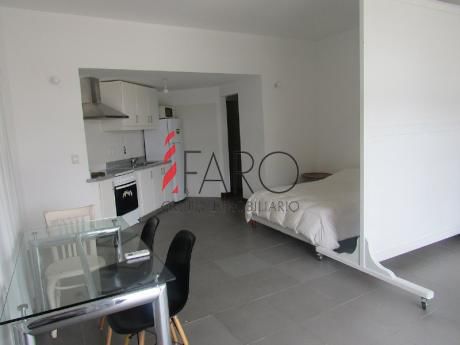 Apartamento Monoambiente En Manantiales Con Galería Y Estacionamiento