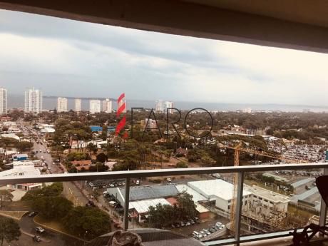 Apartamento En Roosevelt 1 Dormitorio 1 Baño Con Balcón Al Mar