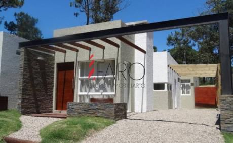 Casa En Pinares 2 Dormitorios Con Parrillero