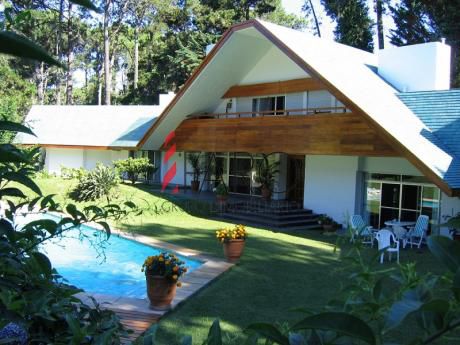 Casa En Lugano 6 Dormitorios Con Piscina Y Barbacoa