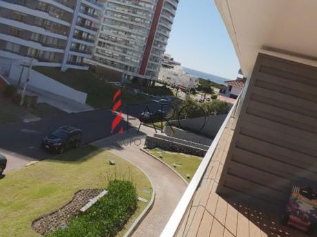 Apartamento En Brava 1 Y 1/2 Dormitorios