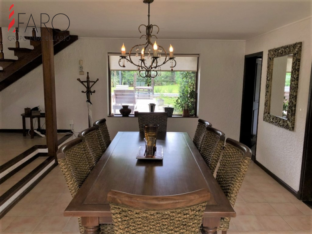 Cómoda Casa de 5 Dormitorios y Piscina Climatizada en Punta del Este · Foto 8