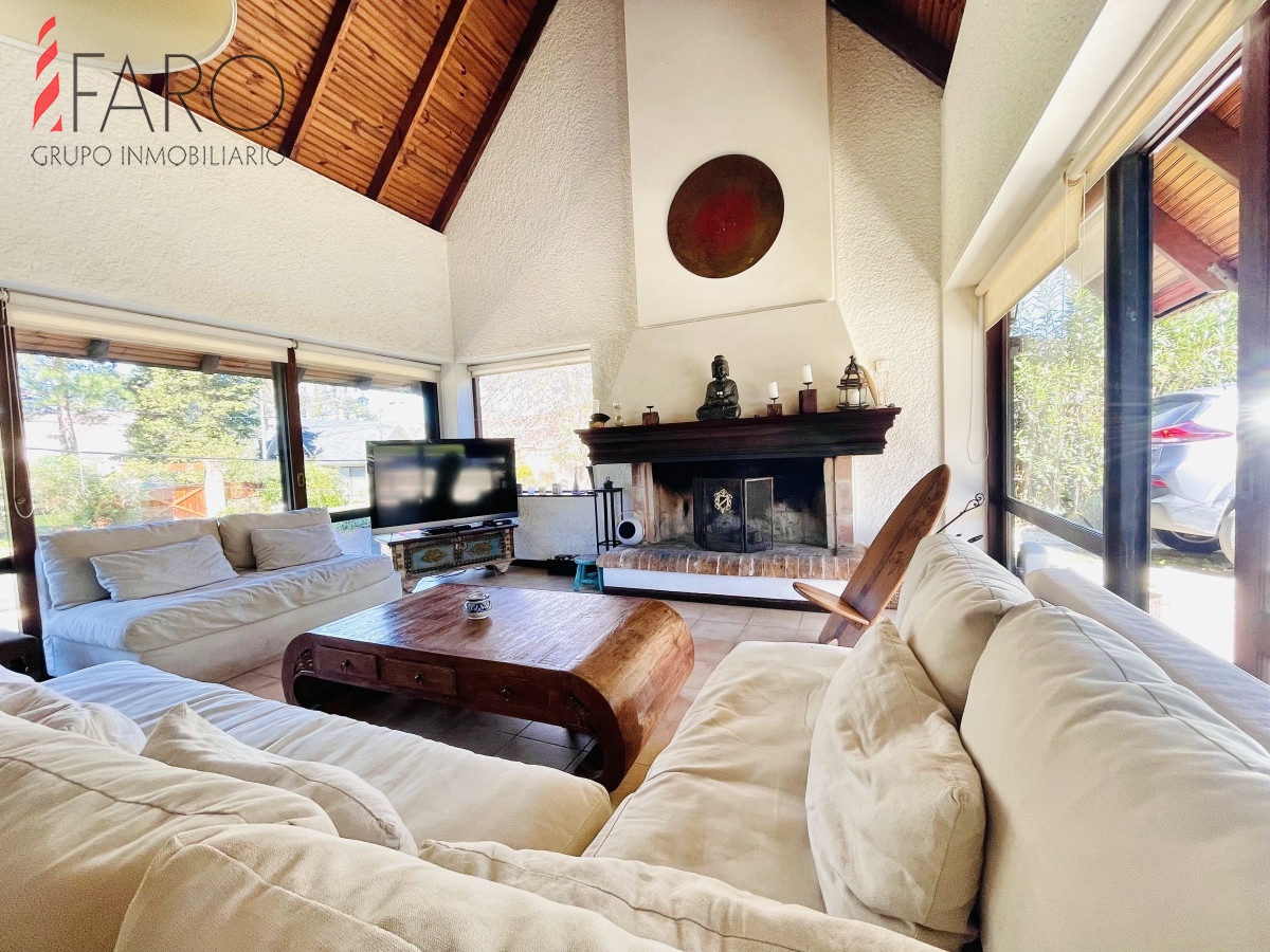Cómoda Casa de 5 Dormitorios y Piscina Climatizada en Punta del Este · Foto 4
