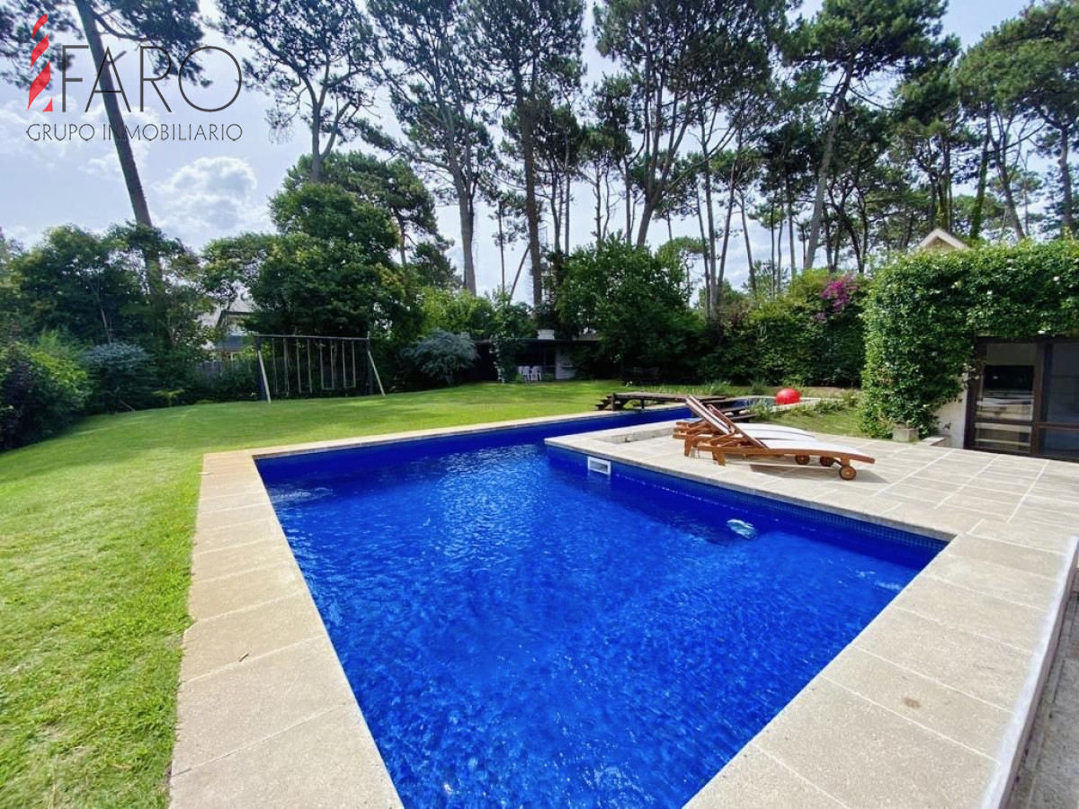 Cómoda Casa de 5 Dormitorios y Piscina Climatizada en Punta del Este · Foto 1