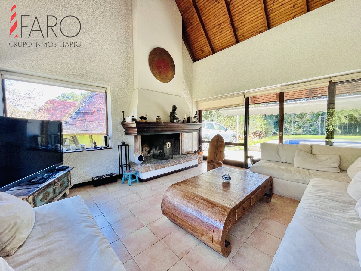 Cómoda Casa de 5 Dormitorios y Piscina Climatizada en Punta del Este · Foto 5