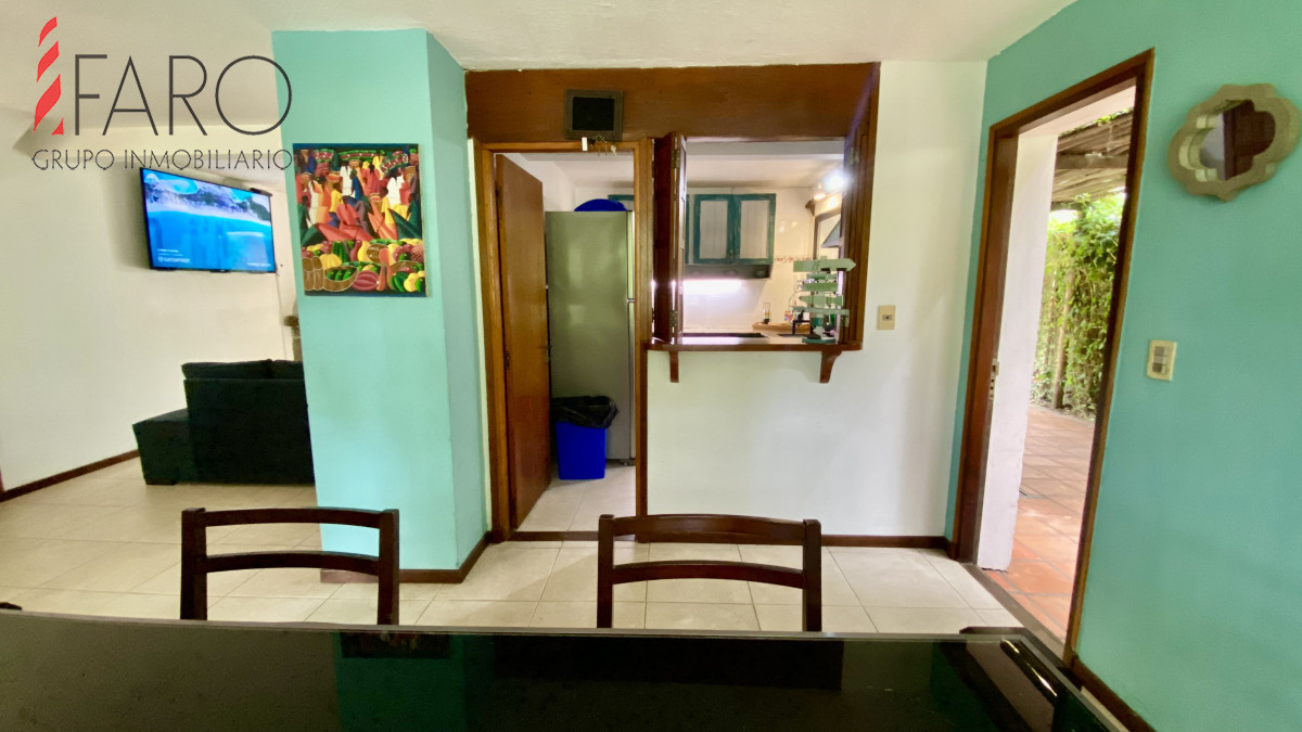 Hermosa Casa 3 dormitorios + piscina en Jardines de Córdoba - Punta del Este · Foto 3
