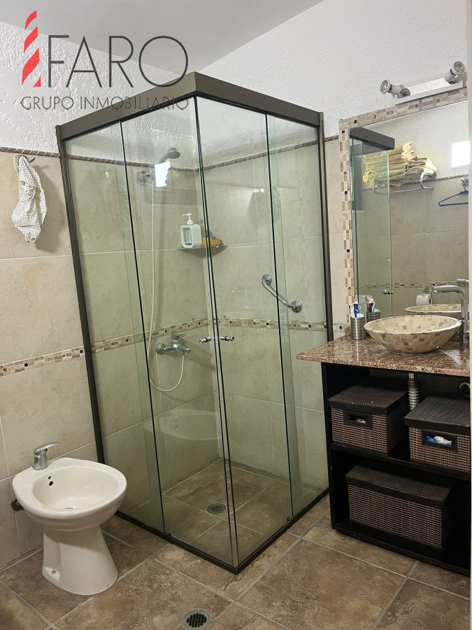 Alquiler anual ideal uso comercial o familiar .Sobre Avenida Córdoba. · Foto 11