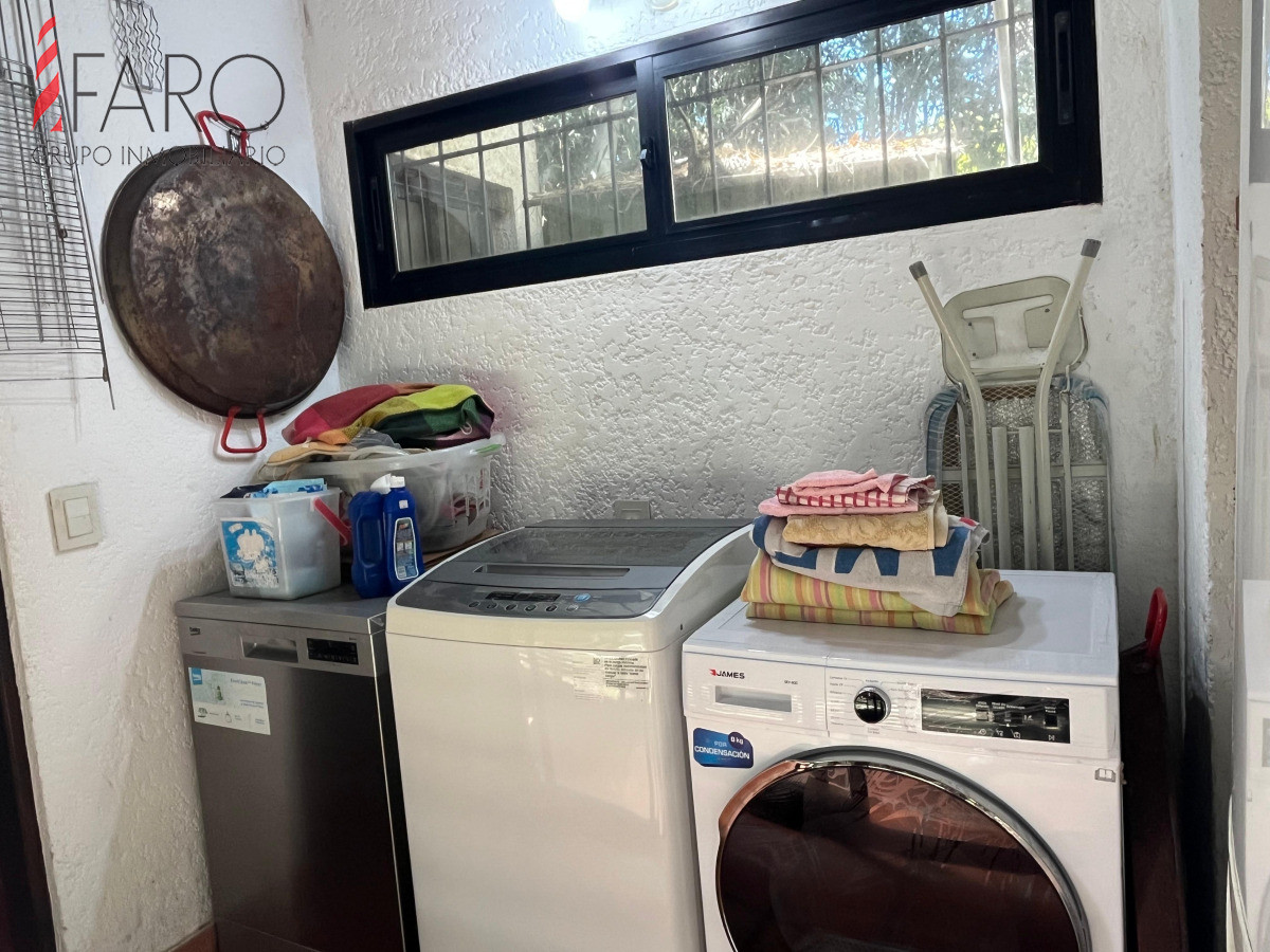Alquiler anual ideal uso comercial o familiar .Sobre Avenida Córdoba. · Foto 9