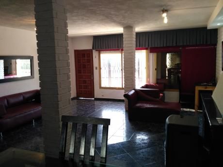2 Casas En Mismo Terreno, Muy Amplias, Con Patio Y Barbacoa Cada Una