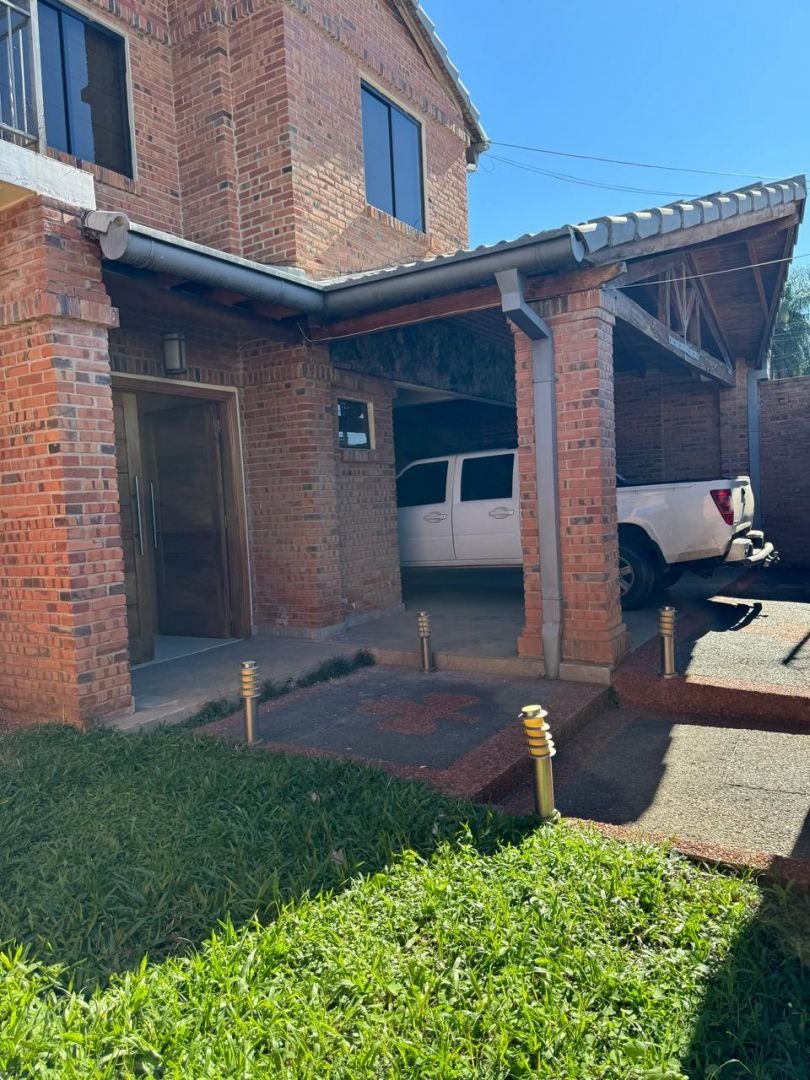 EN ALQUILER CASA AMOBLADA CON QUINCHO Y PATIO EN BARRIO SALVADOR DEL MUNDO — foto 2