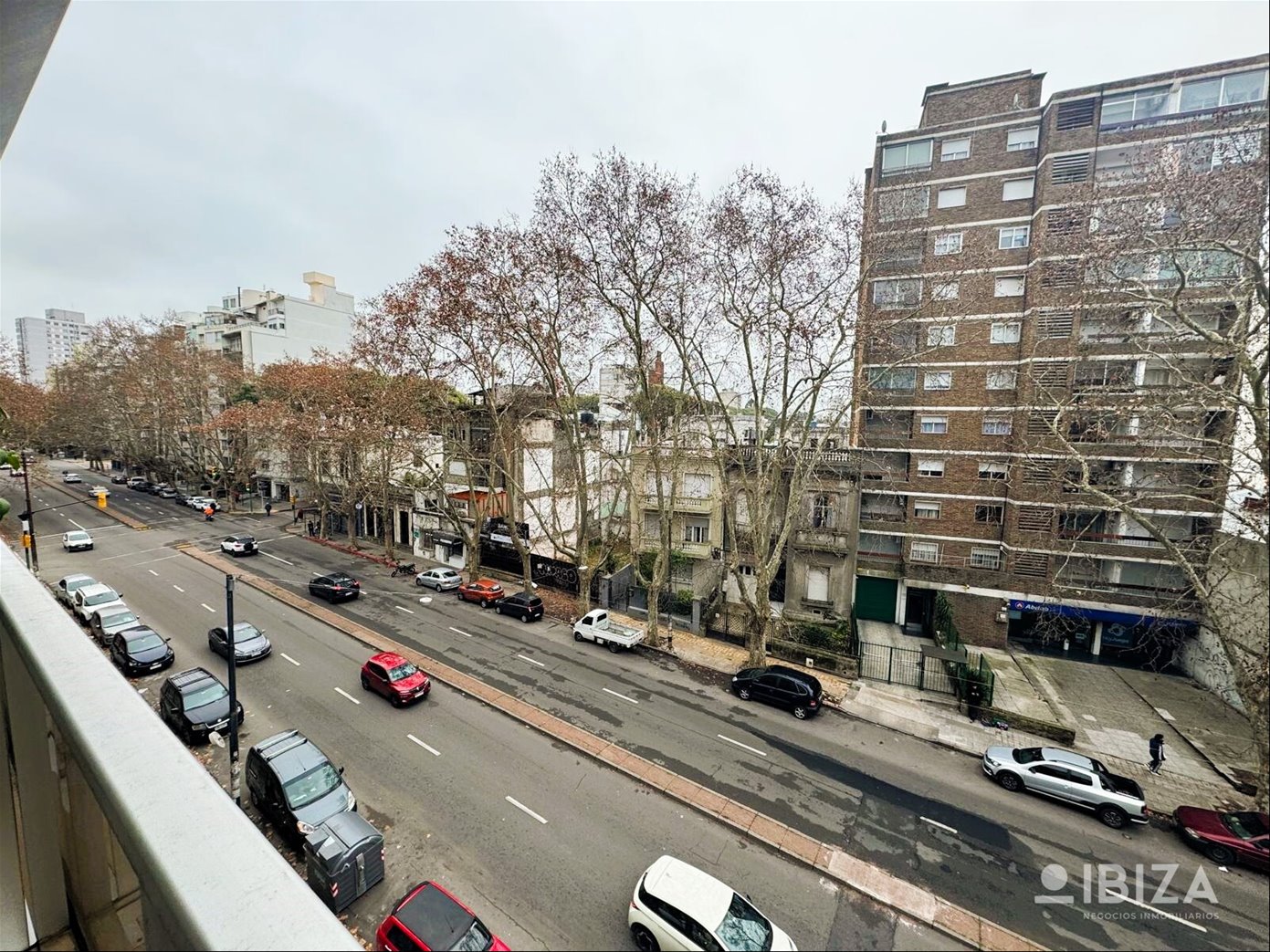 Venta Apartamento Pocitos 2 dormitorios c/balcón y garage