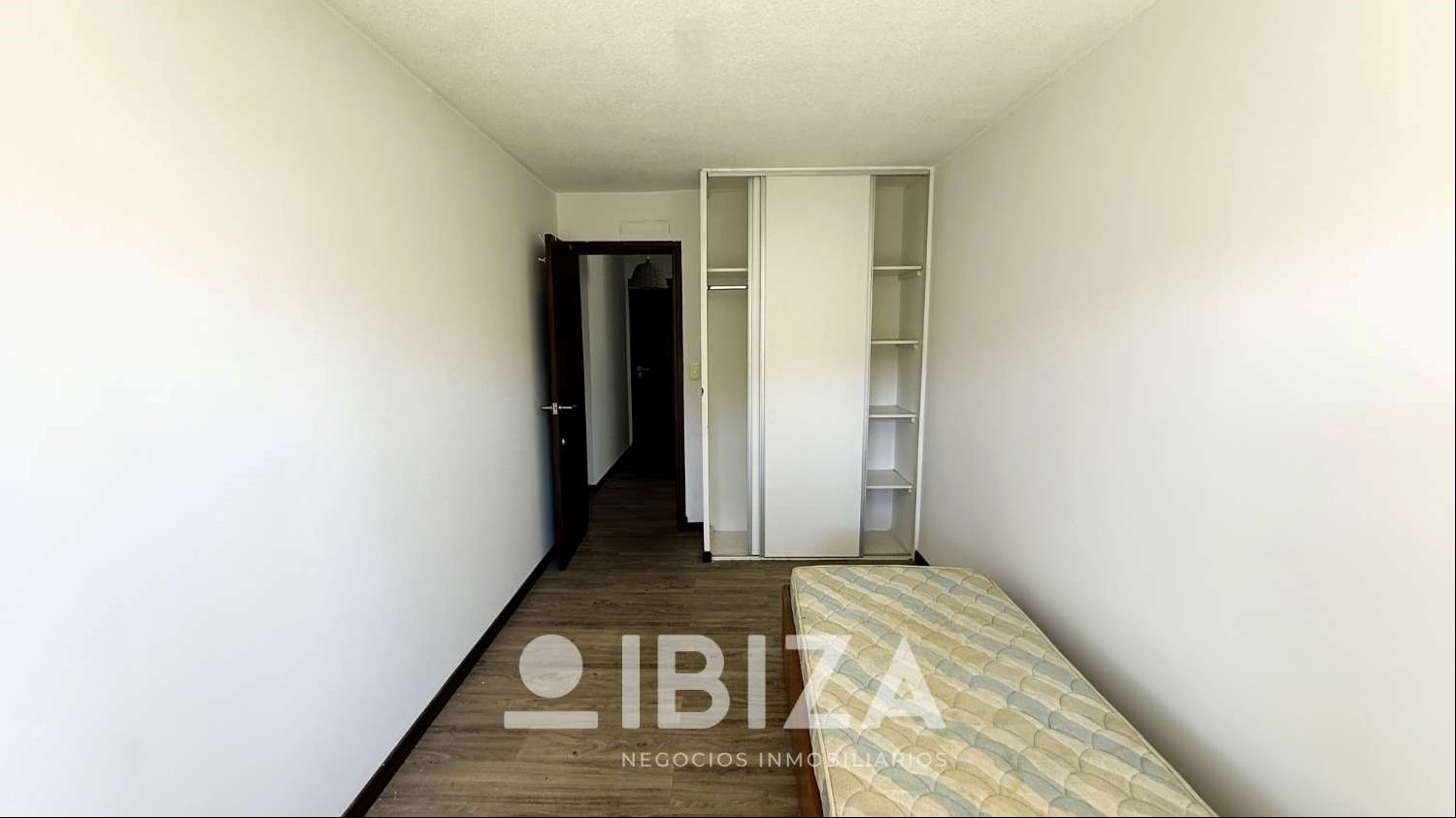 Alquiler Apartamento 2 dormitorios con garage en Malvín · Foto 12