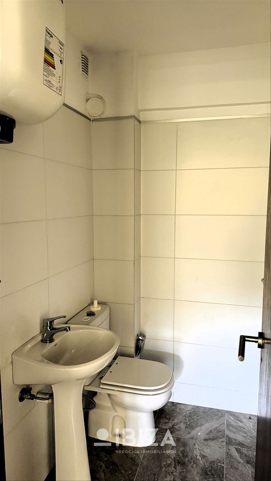 Alquiler Apartamento 2 dormitorios con garage en Malvín · Foto 10