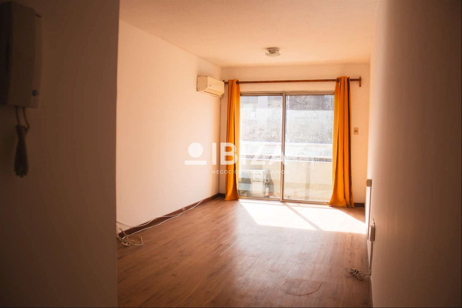 Alquiler Monoambiente Pocitos con balcón