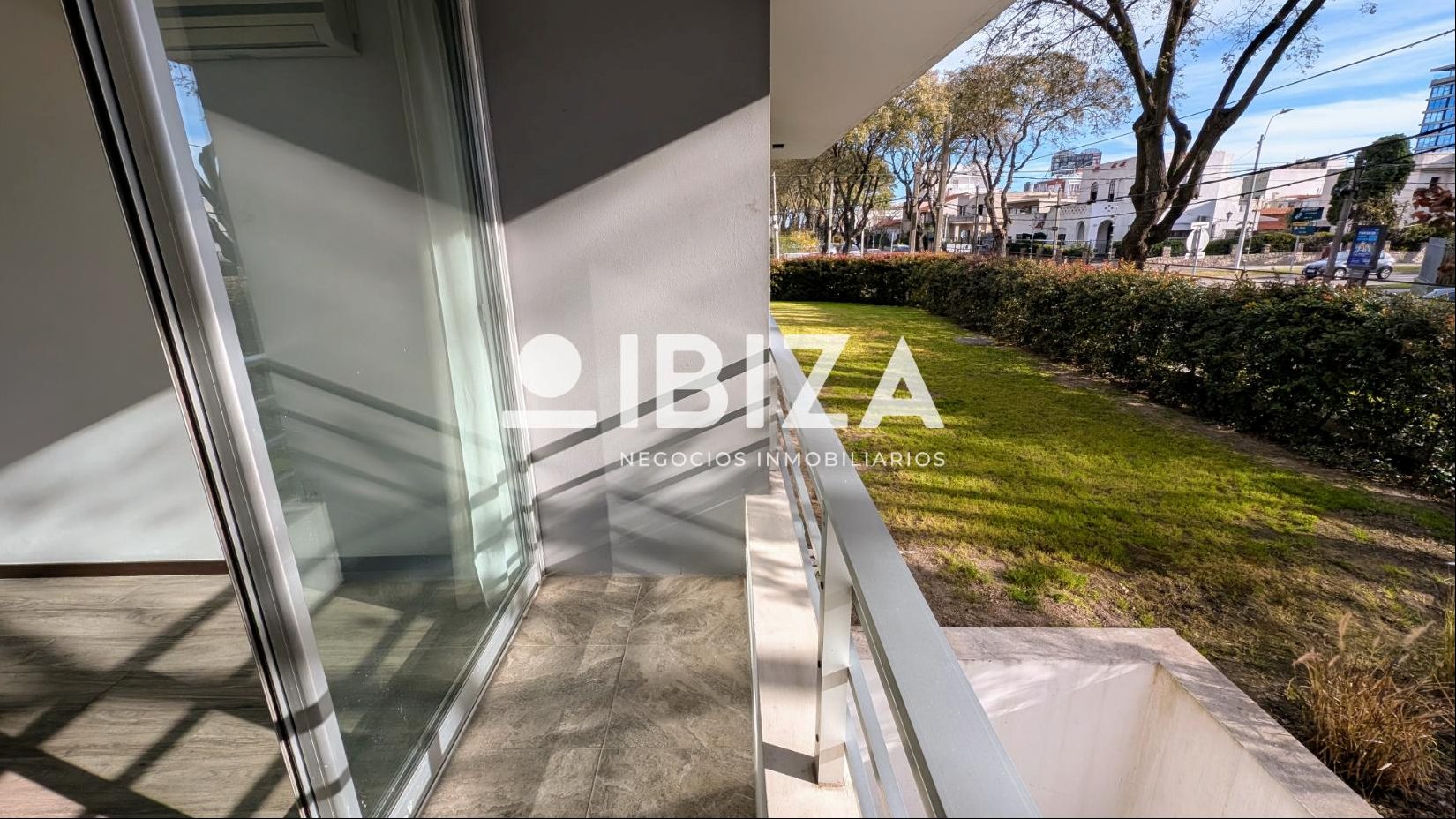 Alquiler Malvin 1 dormitorio con terraza y garage. A metros de la Rambla · Foto 11