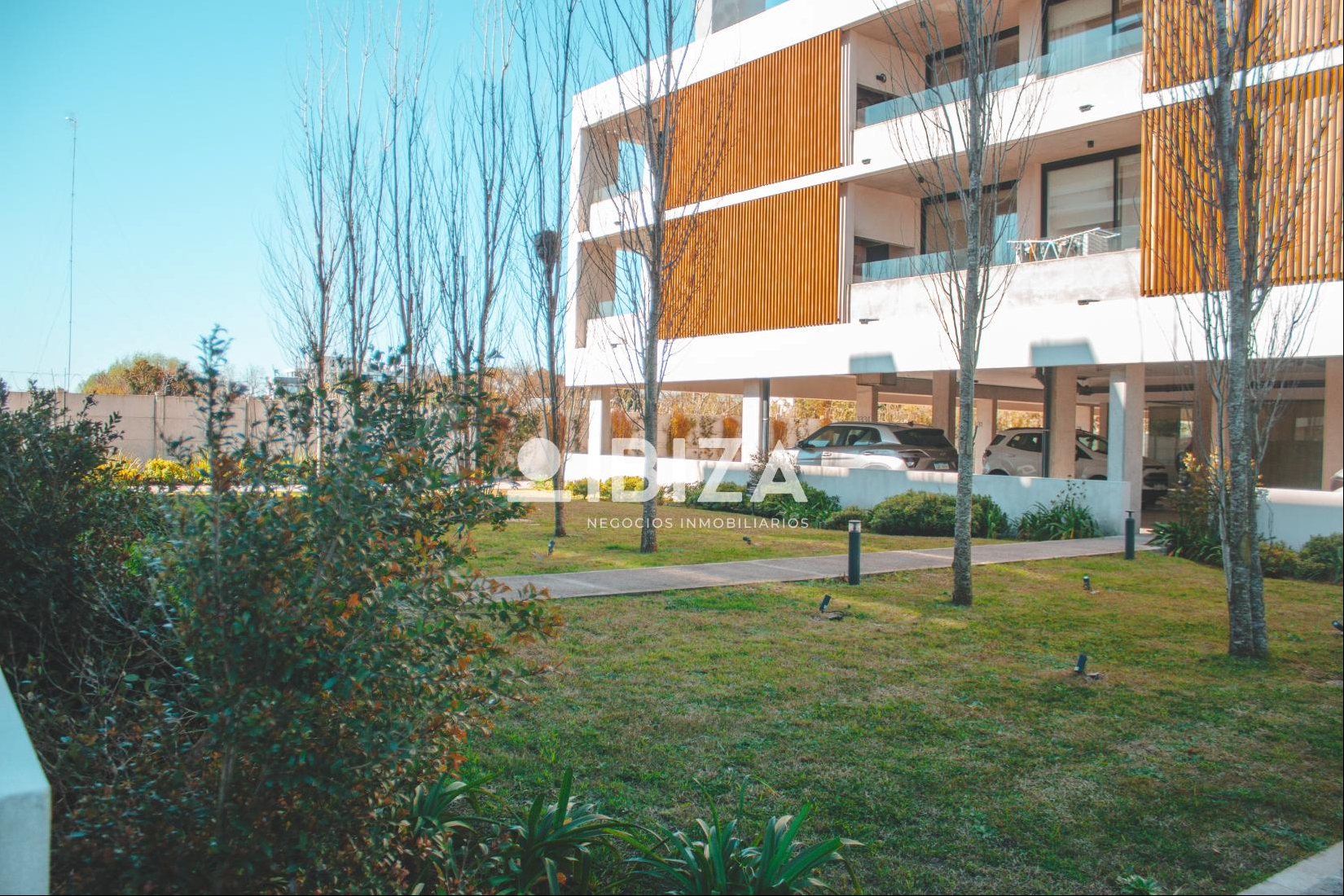 Alquiler Apartamento 2 Dormitorios con parrillero y cochera Carrasco Norte · Foto 7