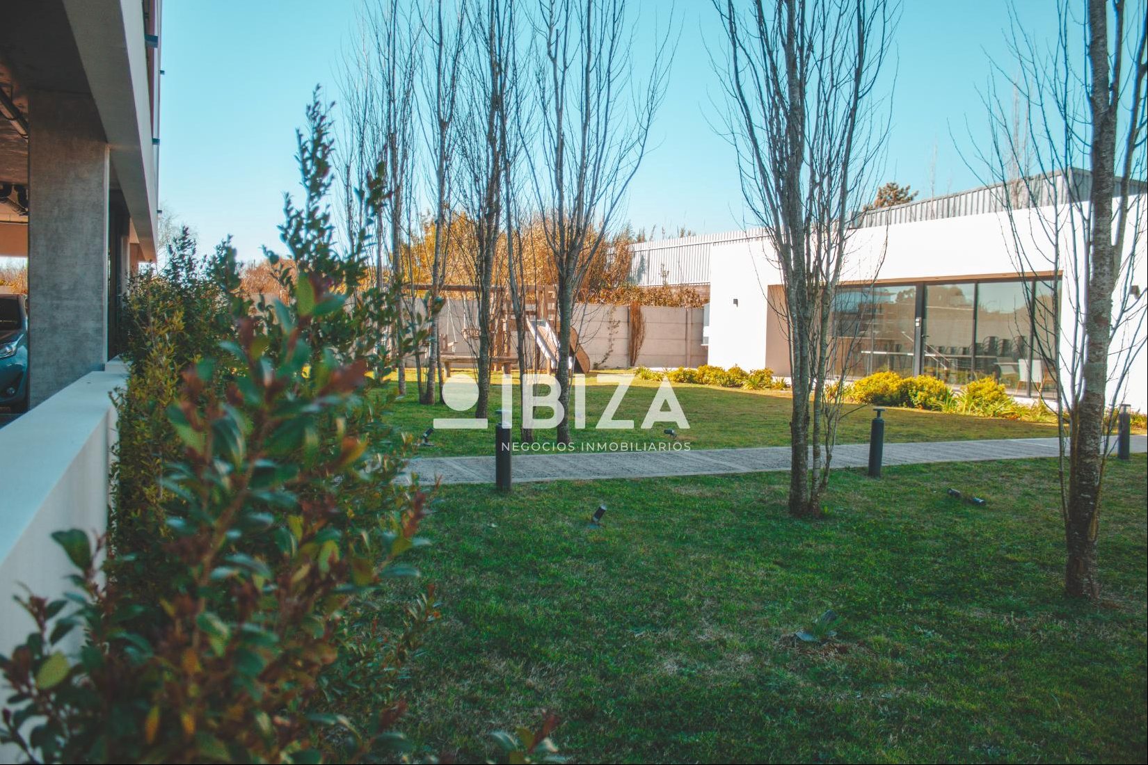 Alquiler Apartamento 2 Dormitorios con parrillero y cochera Carrasco Norte · Foto 8