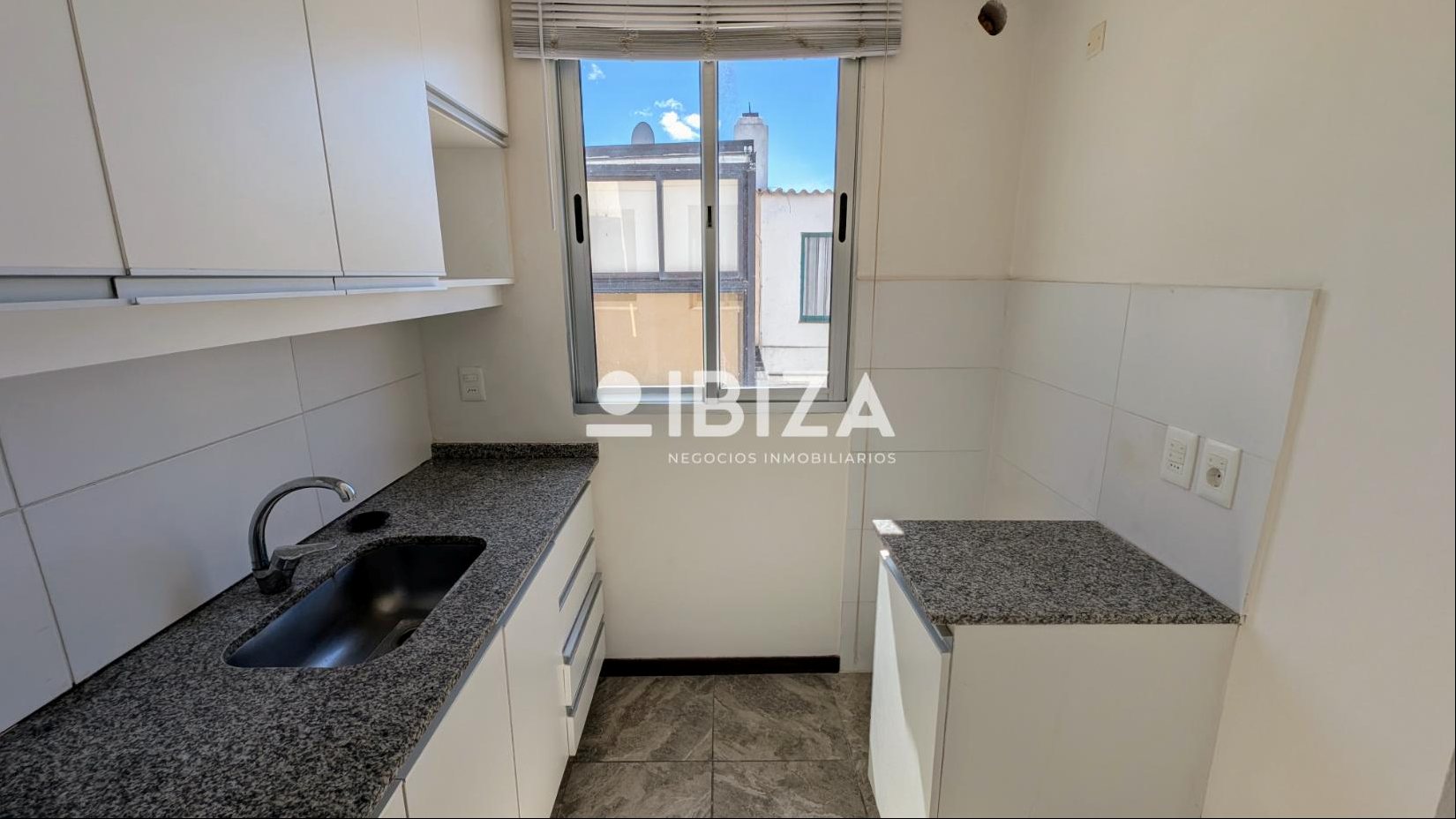 Alquiler Malvin 1 dormitorio con terraza y garaje. A metros de la Rambla · Foto 8