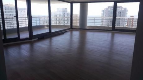Venta Apto 3 Dorm. Y Serv. Pta Del Este Parada 4 Playa Mansa