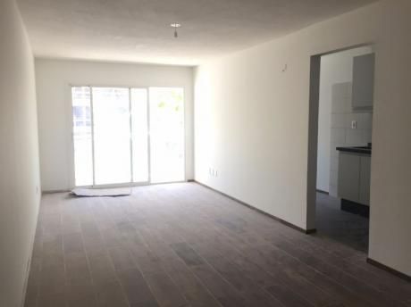 Apartamento De 2 Dormitorios- 2 Gjes. En Malvín - A Estrenar