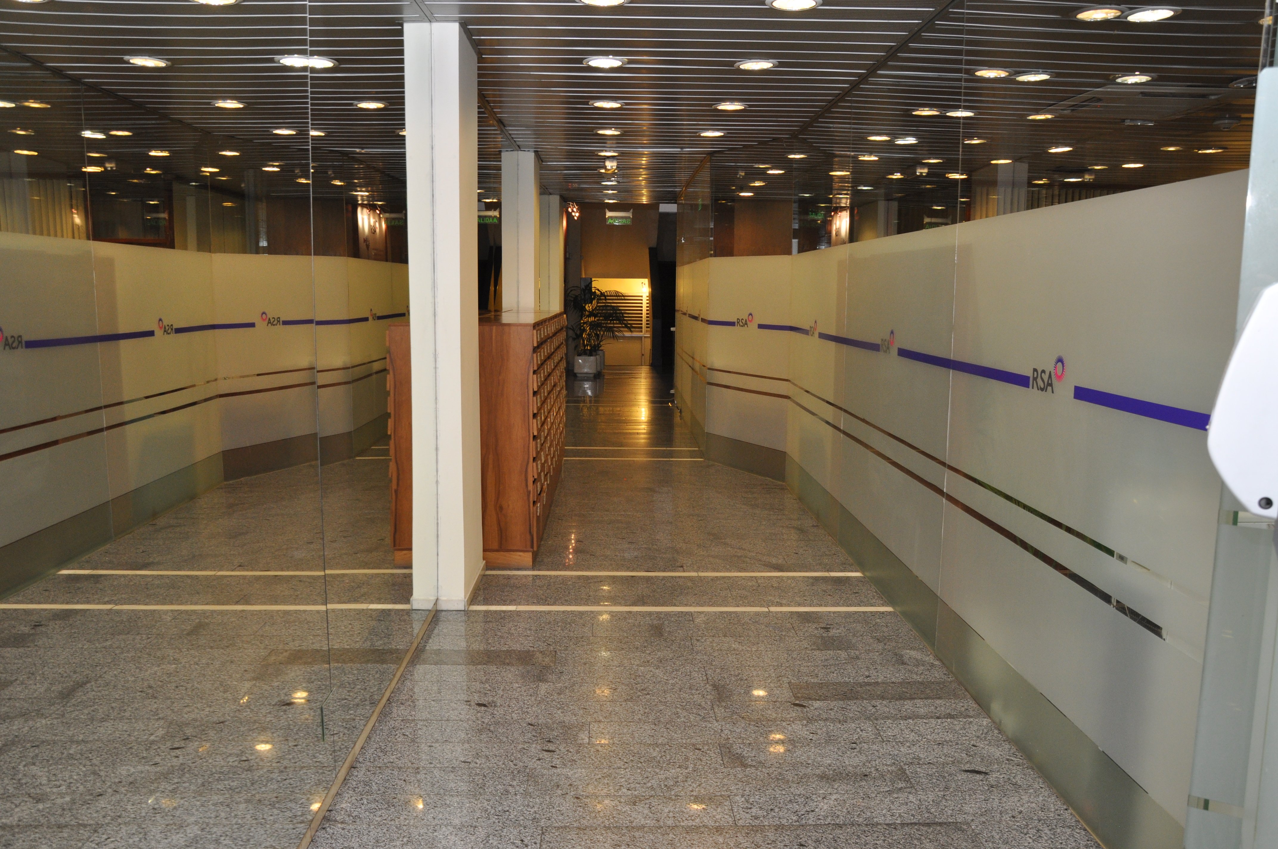 Alquiler de Oficinas en Edificio Sarandi, Ciudad Vieja