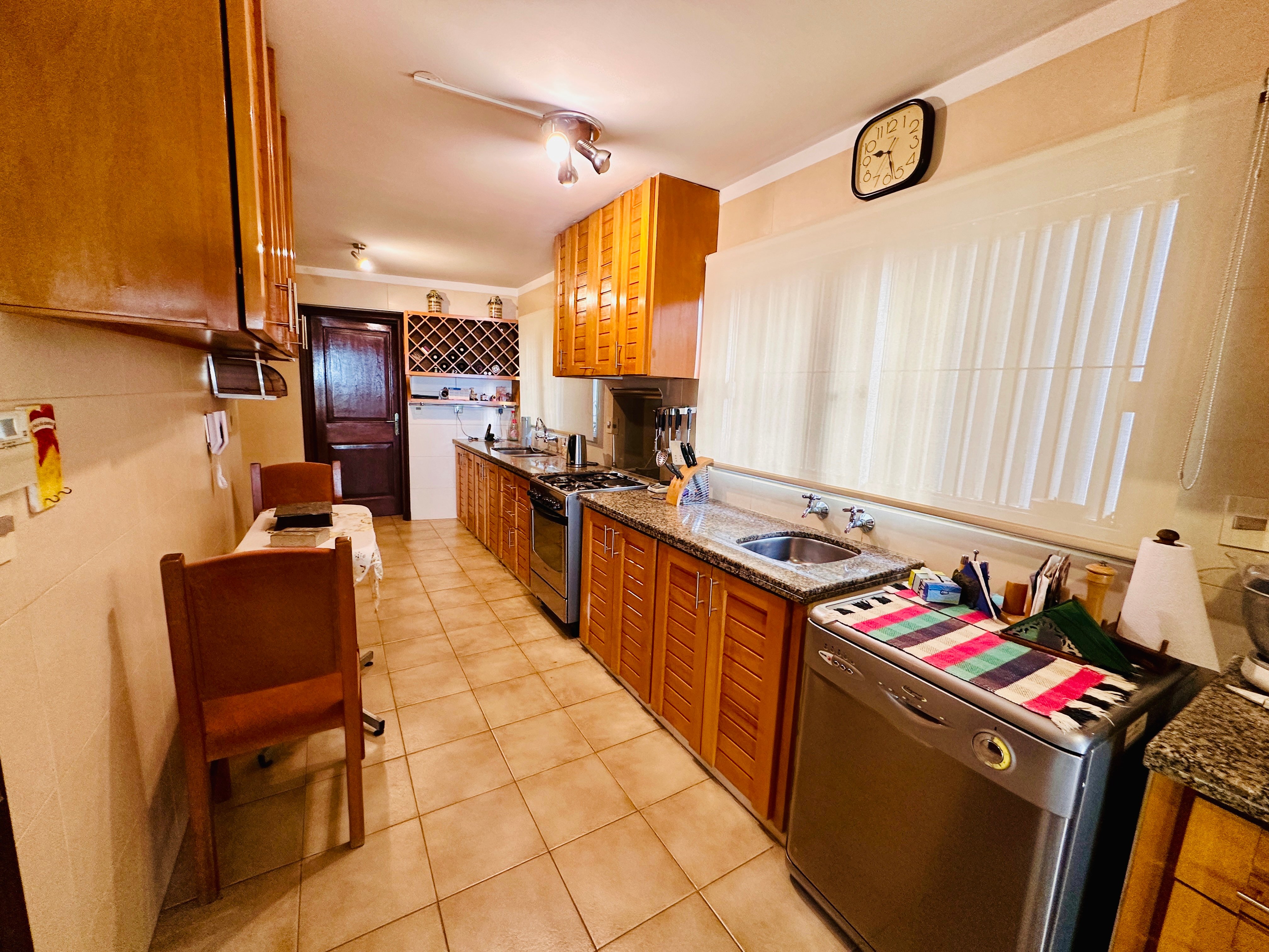 Alquiler de apartamento de 3 dormitorios y 2 garajes en Puerto Buceo · Foto 12
