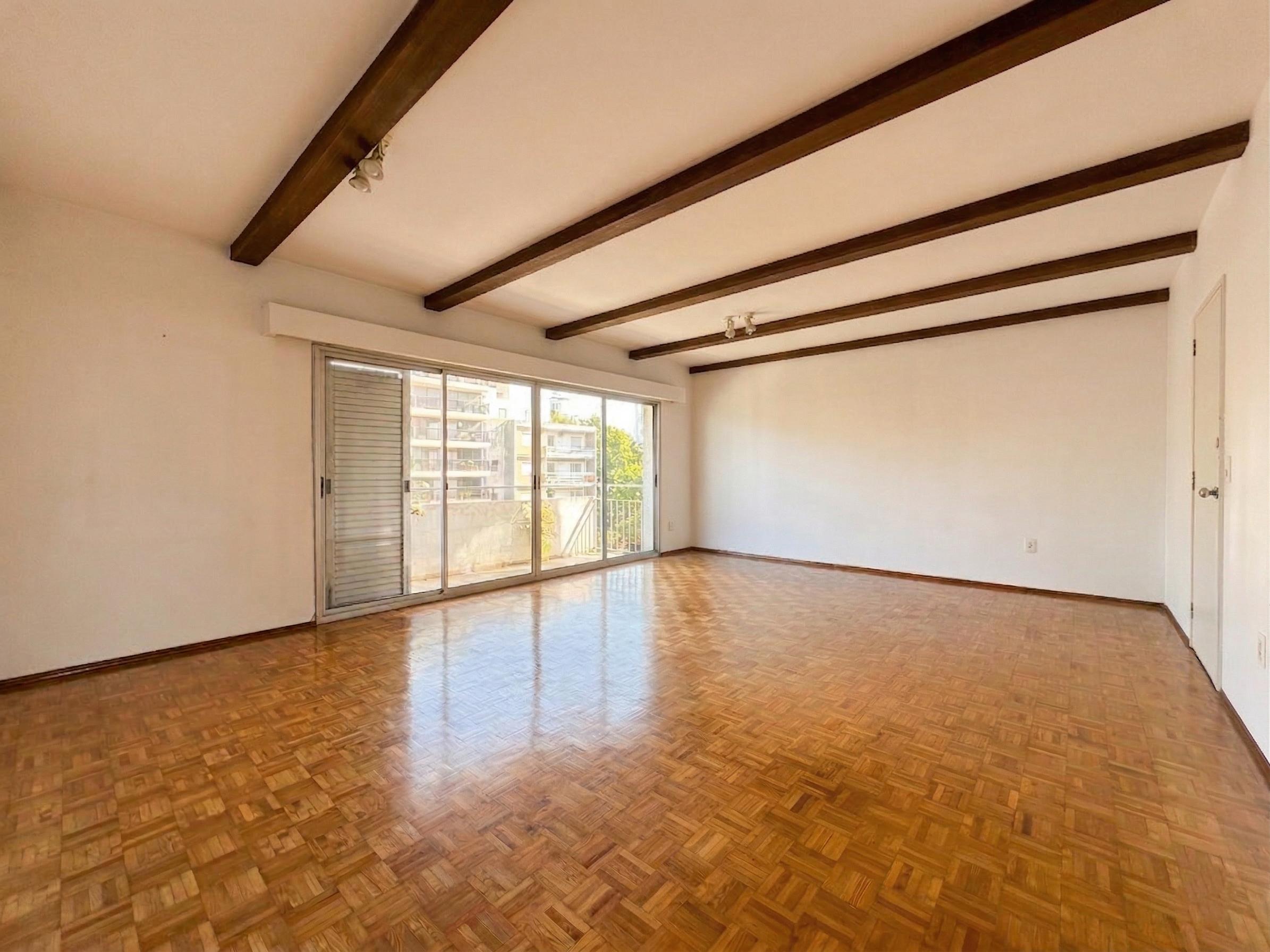 Alquiler de apartamento de 4 dormitorios y garaje en Pocitos · Foto 4