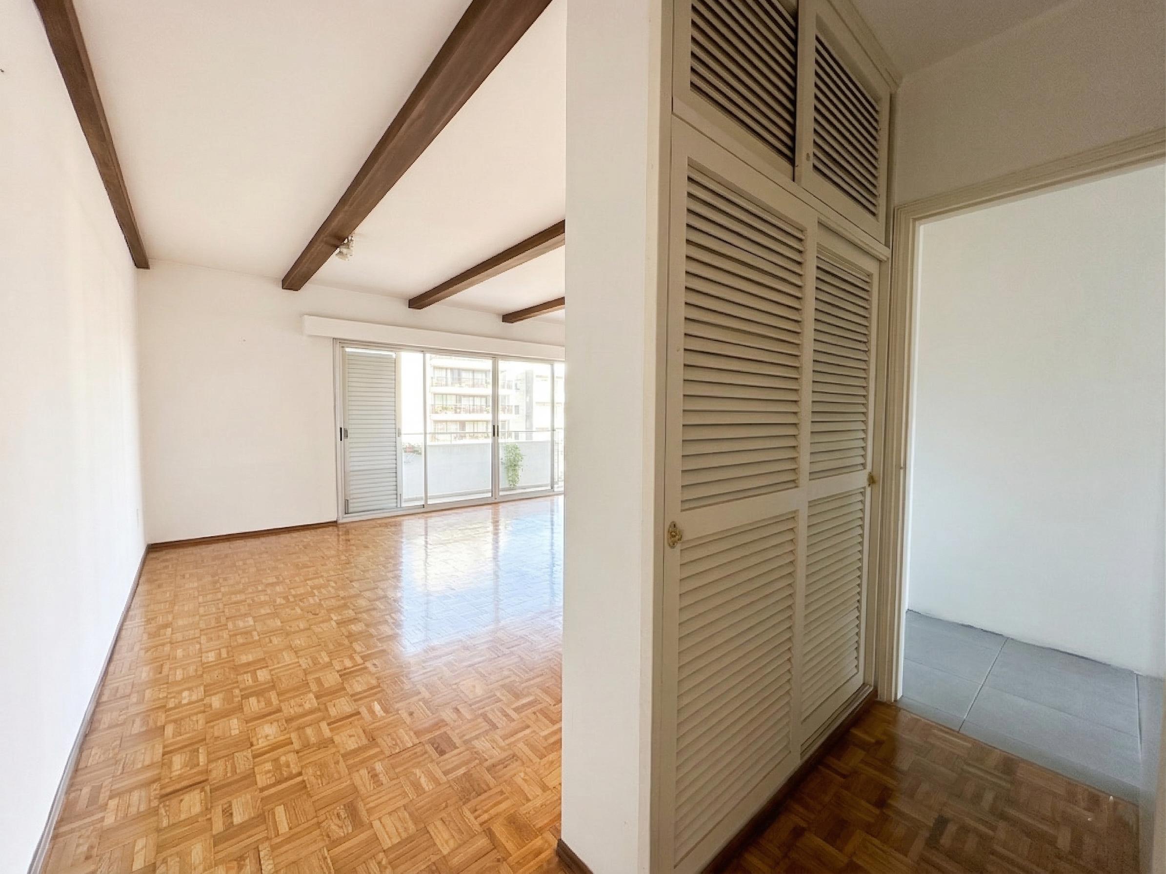 Alquiler de apartamento de 4 dormitorios y garaje en Pocitos · Foto 5