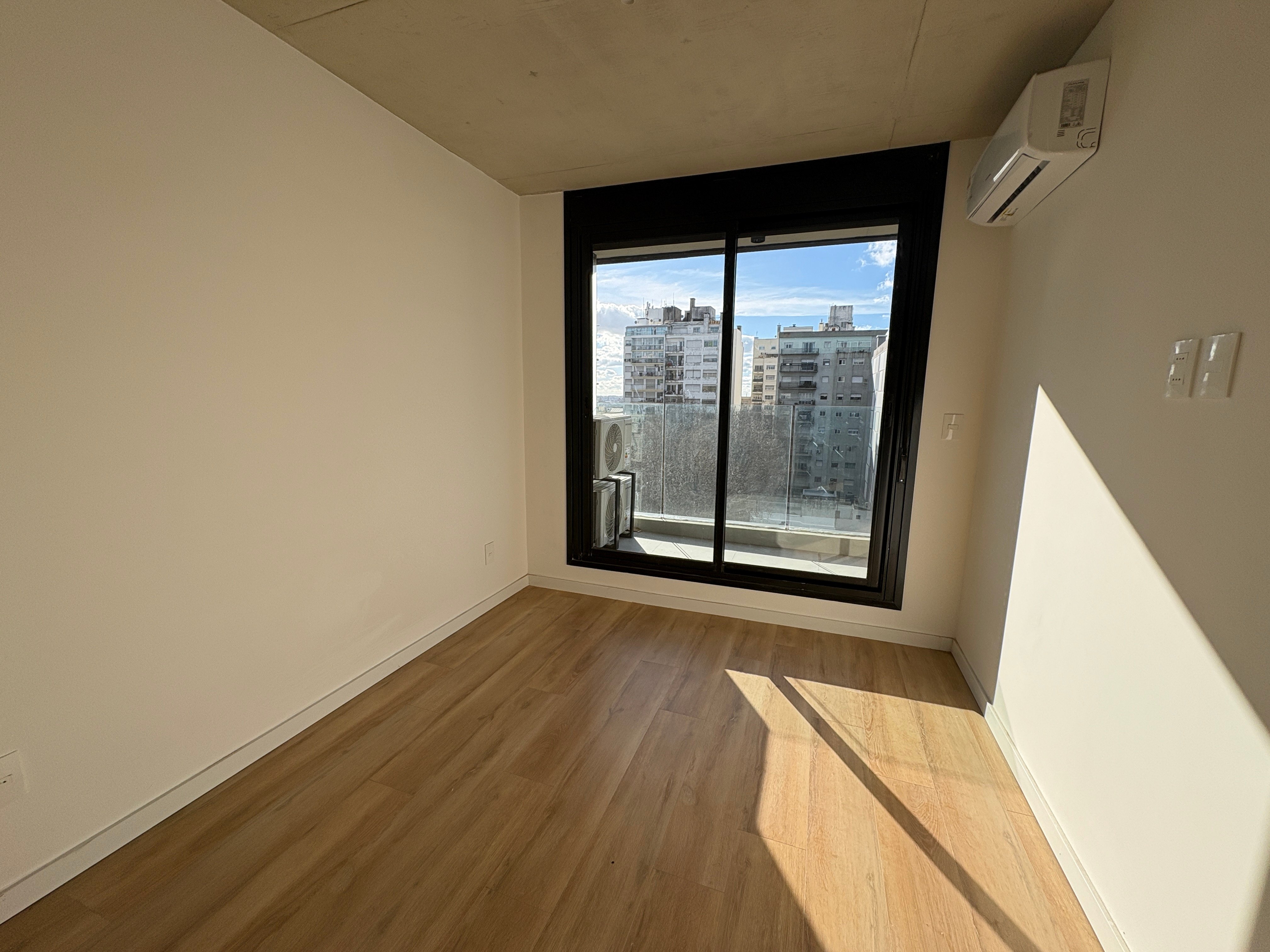 Alquiler de Apartamento de 1 dormitorio y garaje en Cordon · Foto 8