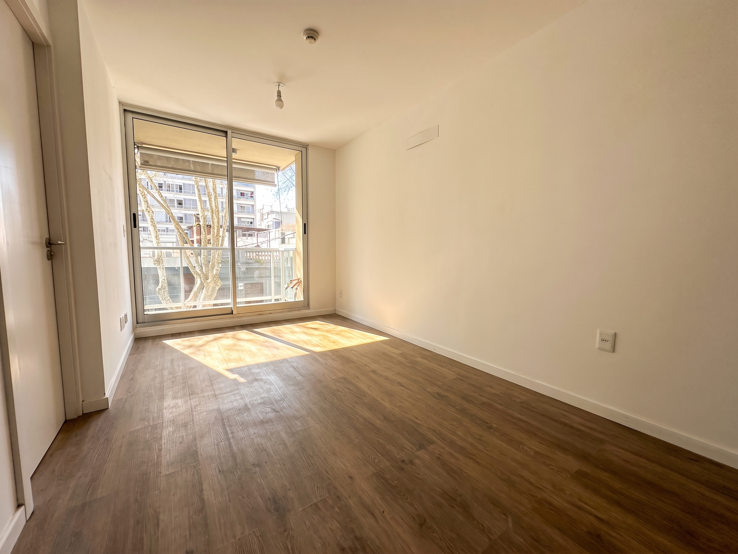 Alquiler de apartamento de 1 dormitorio en Cordón Sur / Edificio Torres Oliva · Foto 2