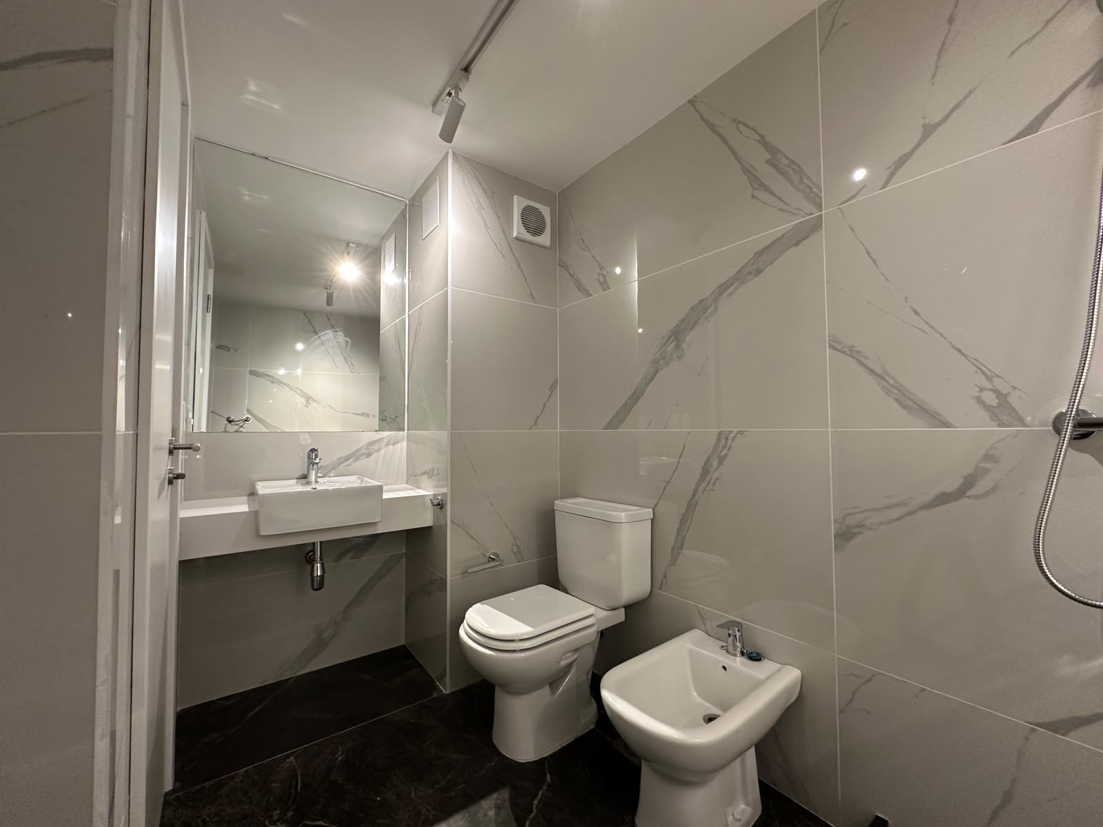 Alquiler de apartamento monoambiente amueblado en Cosmopolitan, Parque Rodó · Foto 7