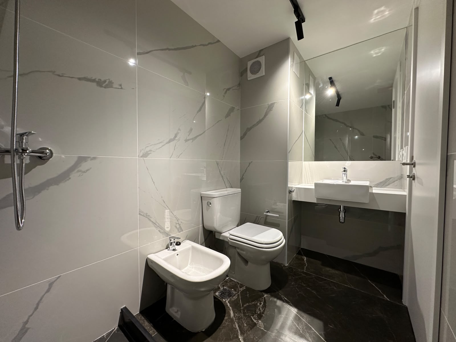 Alquiler de apartamento monoambiente amueblado en Cosmopolitan, Parque Rodó · Foto 8