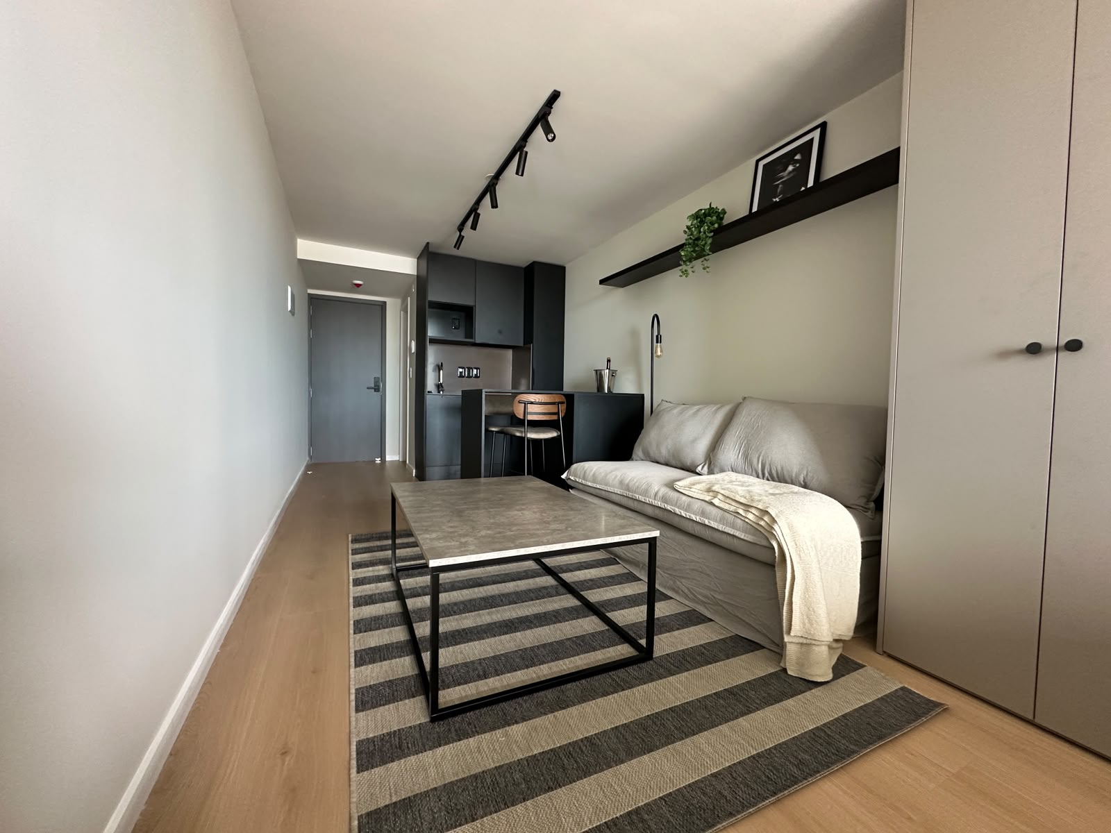 Alquiler de apartamento monoambiente amueblado en Cosmopolitan, Parque Rodó · Foto 2