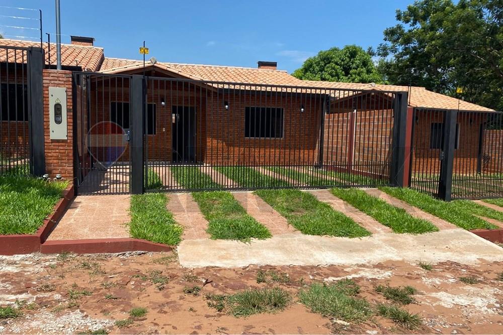 Chalet - Venta - Ñemby, Central, Paraguay — foto 2