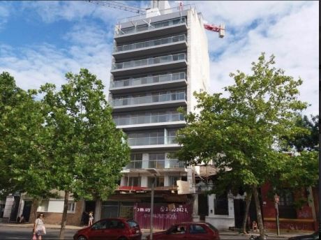 Vendo En 3 Cruces A Estrenar Penthouse /parrillero 2dor, 69m2