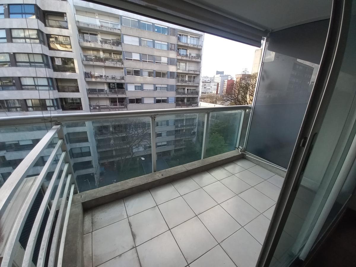 de categoría, frente, piso 6, balcón y luz