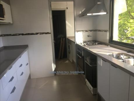 Venta Apartamento 3 Dormitorios Y Servicio Pocitos