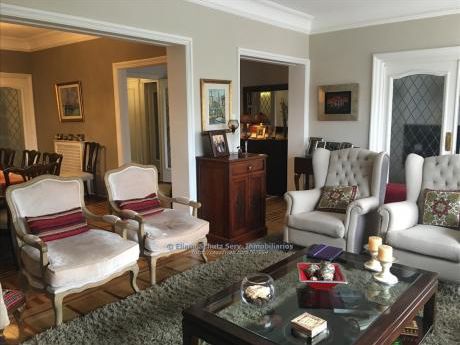 Venta Apartamento Cordon 4 Dormitorios, Servicio Garage